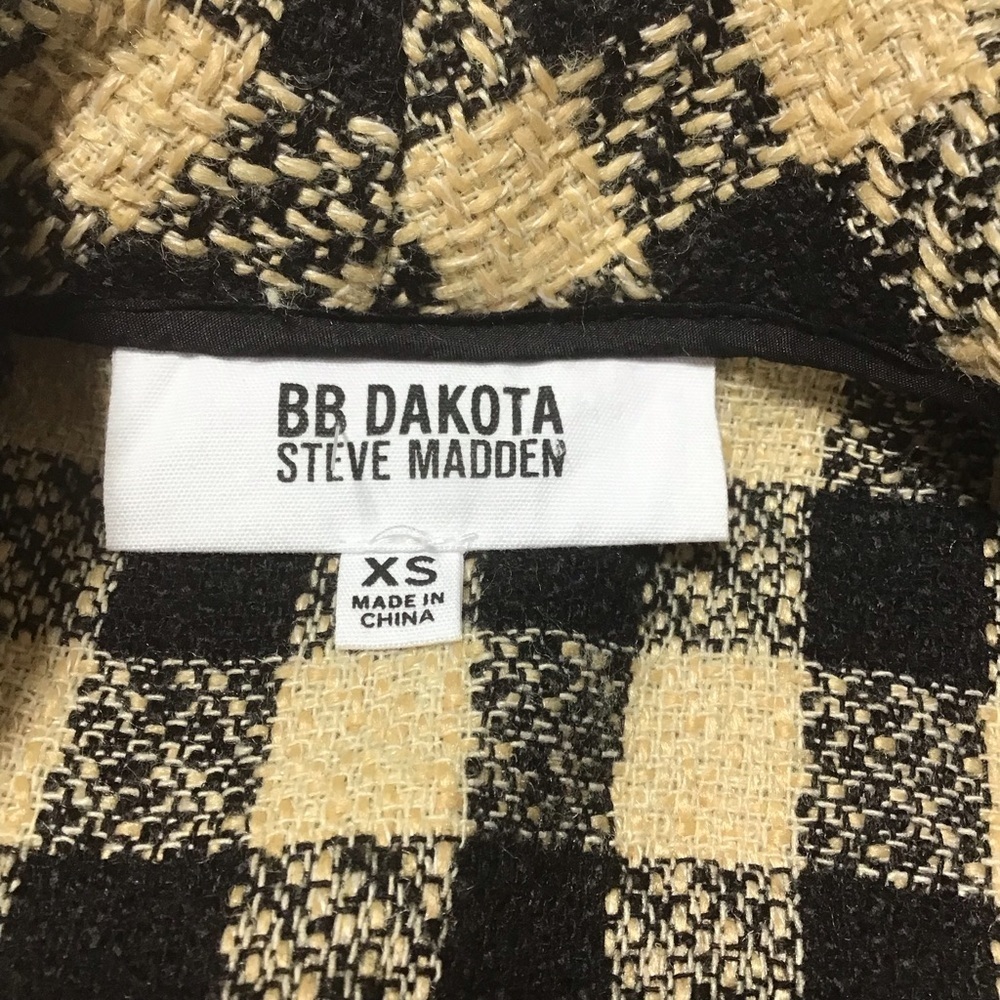 BB Dakota Checkered Woven Jacket - Picture 6 of 10